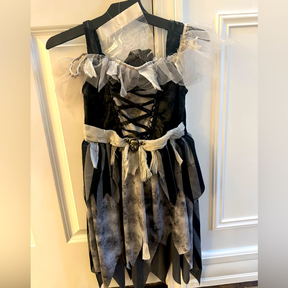 Girls Halloween Pirate Costume - NWT!!